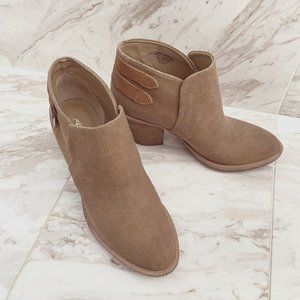 Kenneth Cole Reaction Ankle Booties